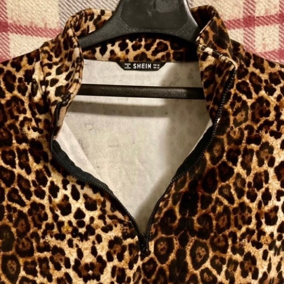 Cheetah Leopard 3/4 Zip Pullover Cropped :igh Jacket Womens Medium - Picture 3 of 8